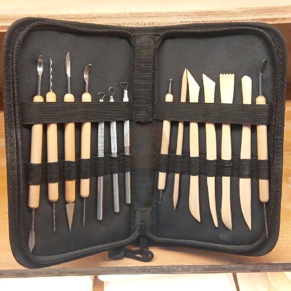 set de 14 herramientas + cartuchera incluida